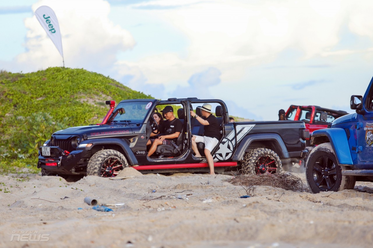 Jeep Caravan: Từ suối rừng La Ngâu đến vùng biển Vĩnh Hy đầy gió