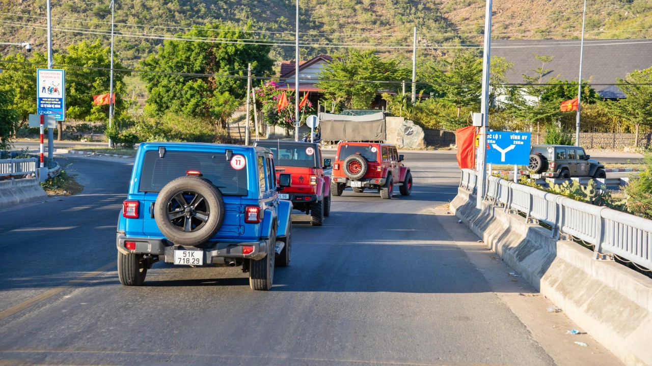 Jeep Caravan: Từ suối rừng La Ngâu đến vùng biển Vĩnh Hy đầy gió