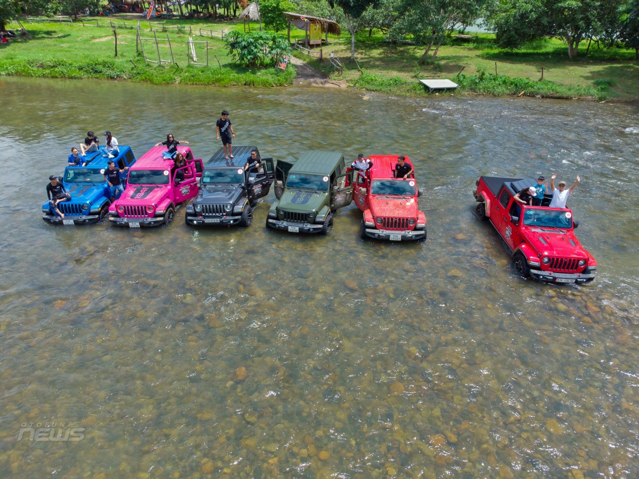 Jeep Caravan: Từ suối rừng La Ngâu đến vùng biển Vĩnh Hy đầy gió