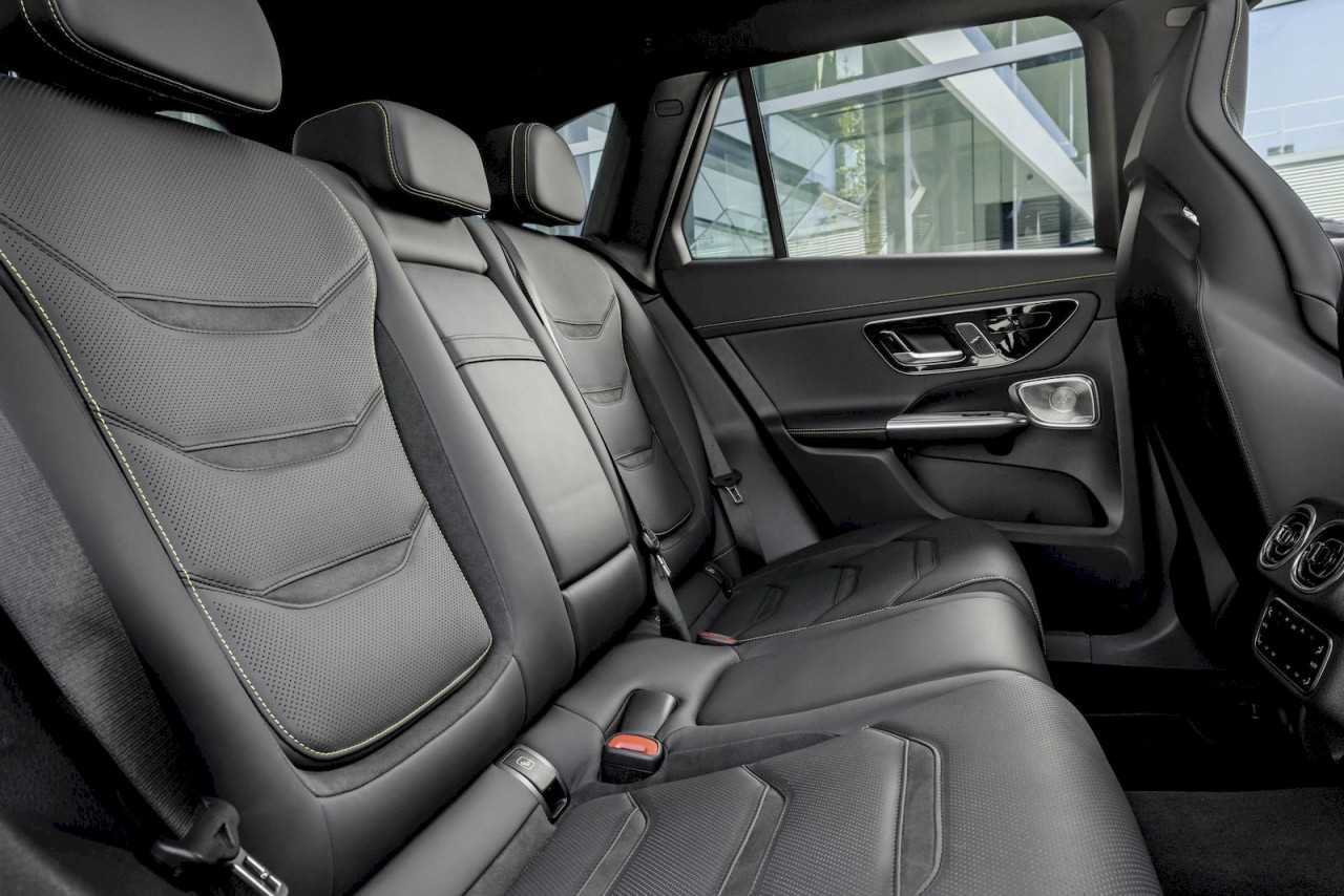 Mercedes-AMG giới thiệu bộ đôi xe hiệu năng cao GLC 43 và GLC 63