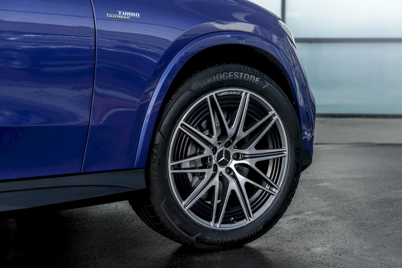 Mercedes-AMG giới thiệu bộ đôi xe hiệu năng cao GLC 43 và GLC 63