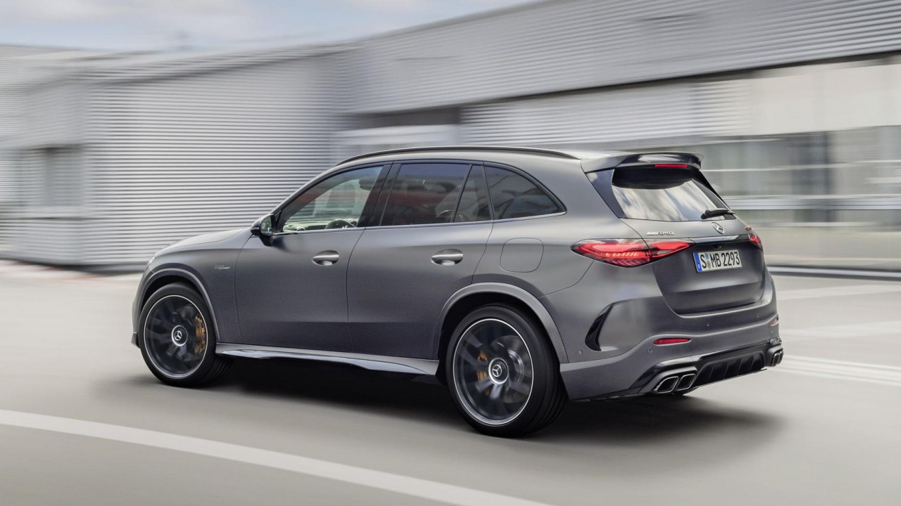 Mercedes-AMG giới thiệu bộ đôi xe hiệu năng cao GLC 43 và GLC 63