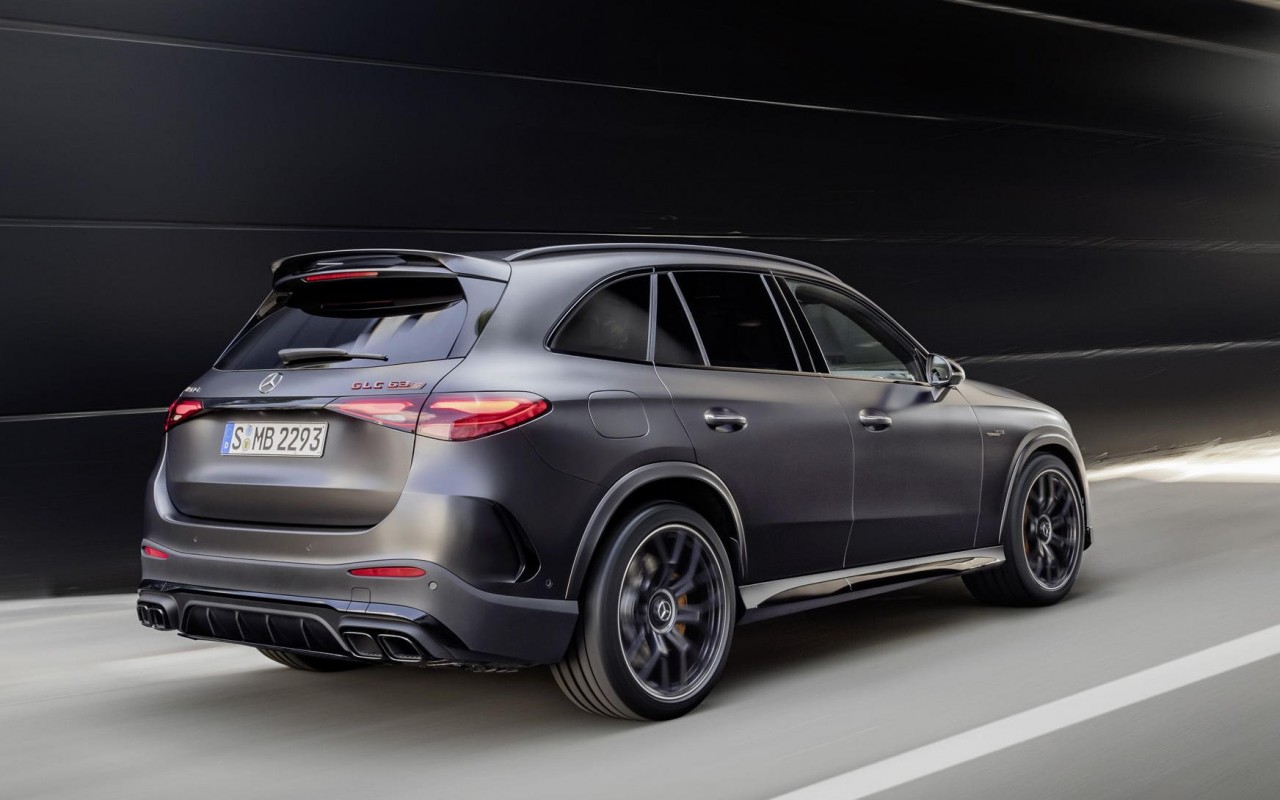 GLC 63 S E Performance có thể tăng tốc 0 – 100 km/h trong 3,5 giây.