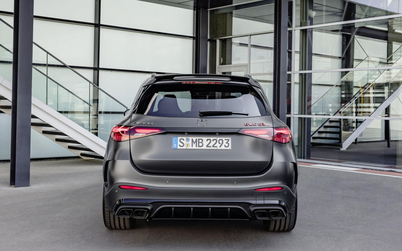 Mercedes-AMG giới thiệu bộ đôi xe hiệu năng cao GLC 43 và GLC 63