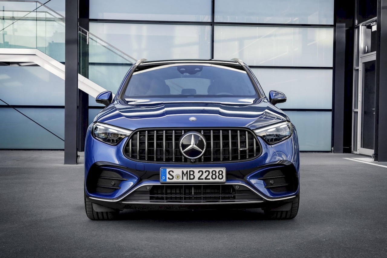 Mercedes-AMG giới thiệu bộ đôi xe hiệu năng cao GLC 43 và GLC 63