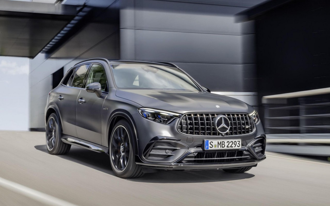 Mercedes-AMG giới thiệu bộ đôi xe hiệu năng cao GLC 43 và GLC 63 Mercedes-AMG GLC 63 2024.