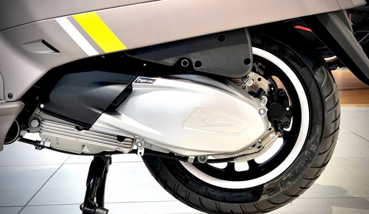 Vespa GTV 2023 về Việt Nam với giá 159,8 triệu Vespa GTV 2023 sử dụng động cơ 300cc.