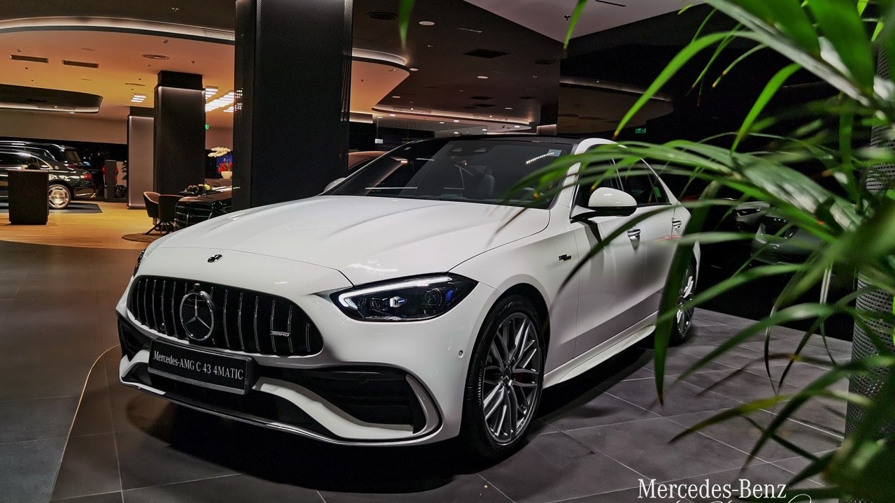 Cận cảnh Mercedes-AMG C 43 vừa về đại lý