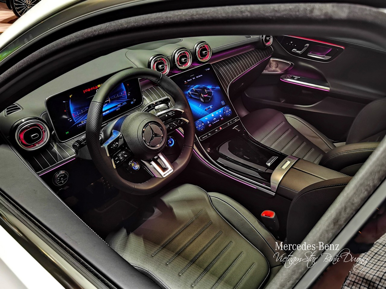 Cận cảnh Mercedes-AMG C 43 vừa về đại lý