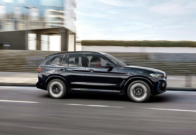 BMW iX3 và i4 sẽ ra mắt tại Việt Nam vào ngày 31/3 BMW iX3 và i4 sẽ ra mắt tại Việt Nam vào ngày 31/3