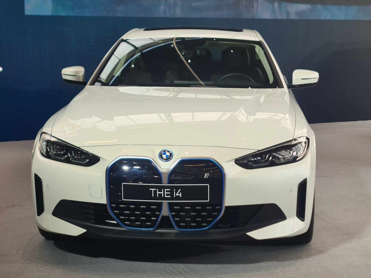 Giá lăn bánh BMW i4, chiếc xe thể thao thuần điện vừa mở bán Giá lăn bánh BMW i4, chiếc xe thể thao thuần điện vừa mở bán