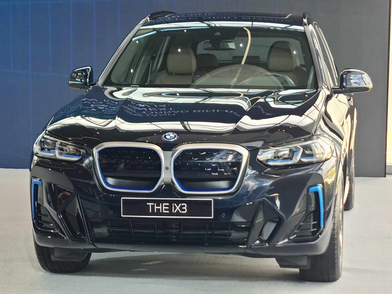 Xe điện BMW iX3 ra mắt tại Việt Nam với giá 3,499 tỷ đồng Xe điện BMW iX3 ra mắt tại Việt Nam với giá 3,499 tỷ đồng
