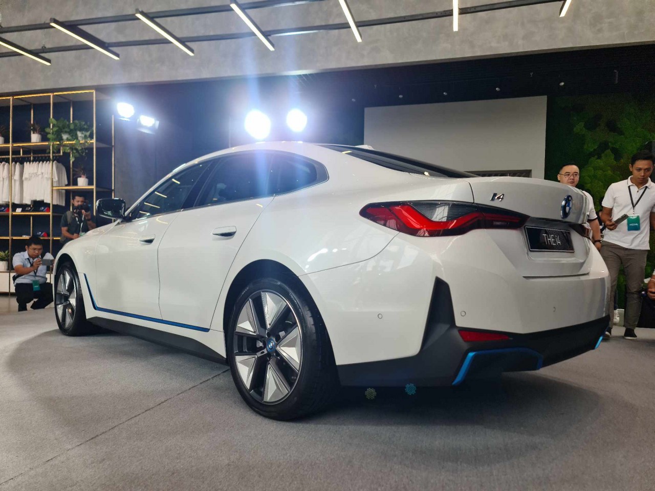 Xe thể thao thuần điện BMW i4 mở bán tại Việt Nam Xe thể thao thuần điện BMW i4 mở bán tại Việt Nam