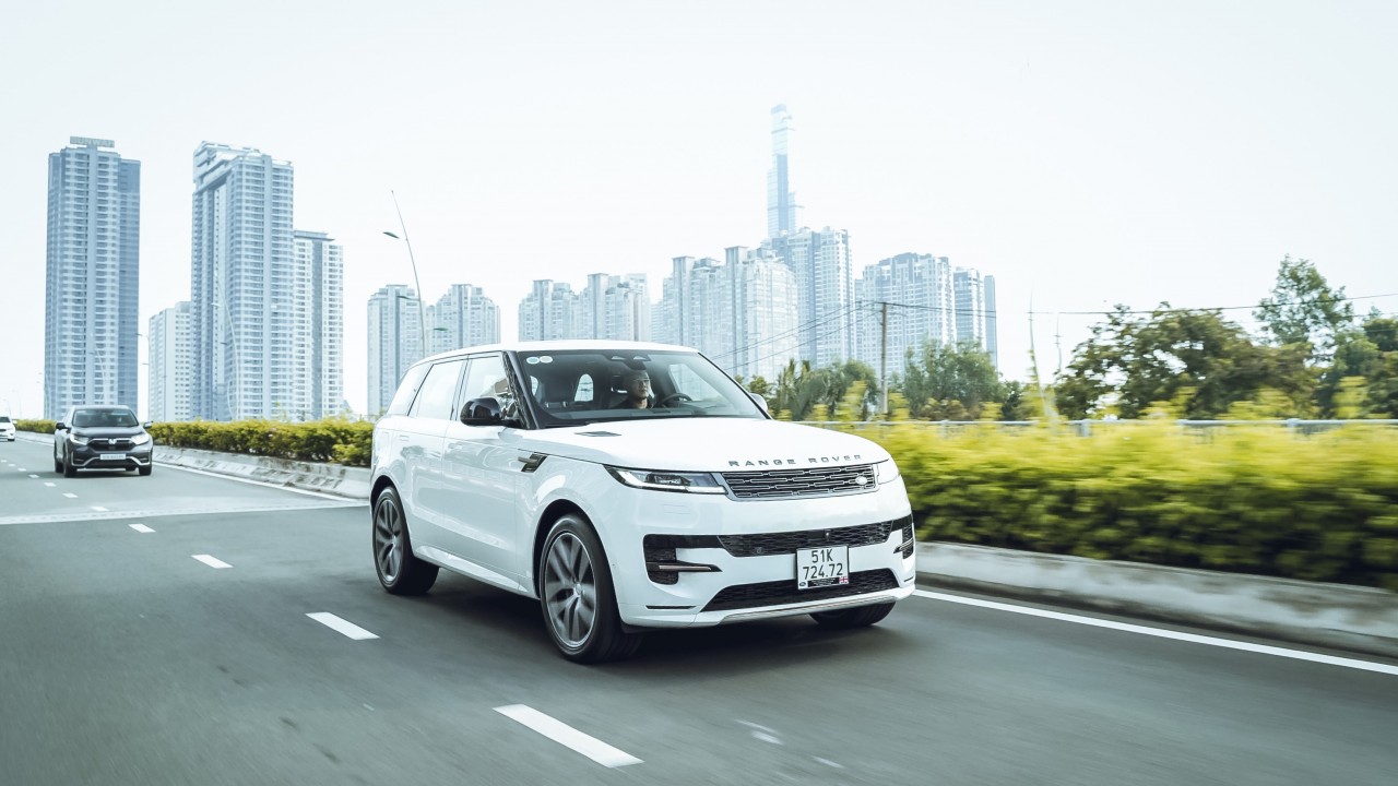 Range Rover Sport 2023: SUV hạng sang mang cảm giác lái thể thao Range Rover Sport 2023: SUV hạng sang mang cảm giác lái thể thao