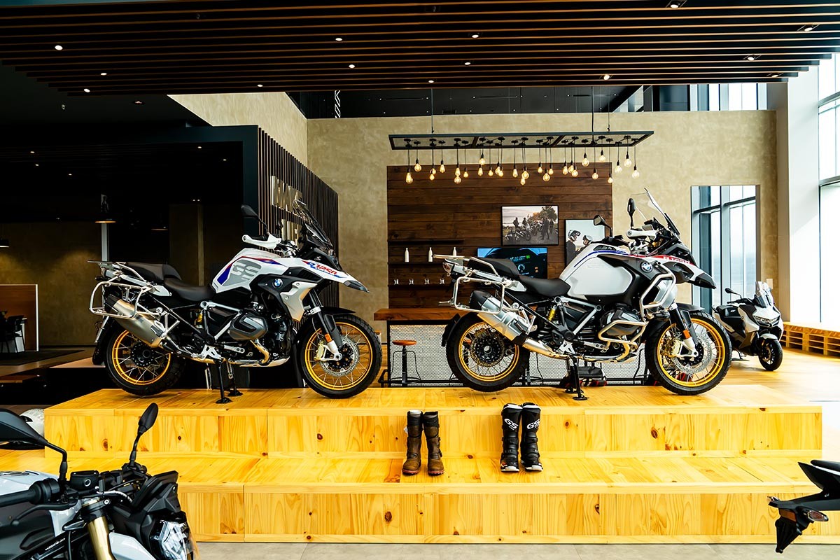 Tổ hợp showroom BMW theo tiêu chuẩn mới đi vào hoạt động Tổ hợp showroom BMW theo tiêu chuẩn mới đi vào hoạt động