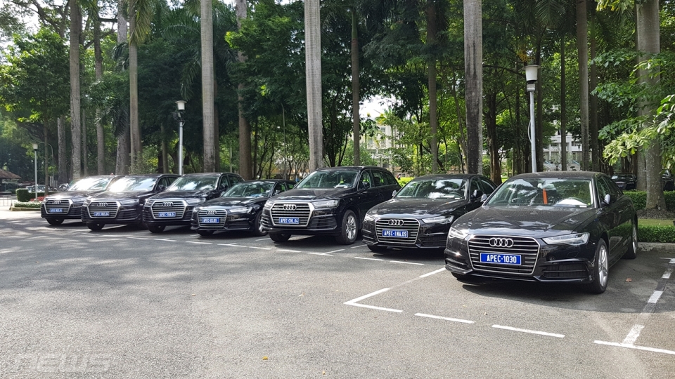 Dàn xe Audi phiên bản giới hạn cho APEC "lấp kín" dinh Độc Lập dan xe audi phien ban gioi han cho apec lap kin dinh doc lap