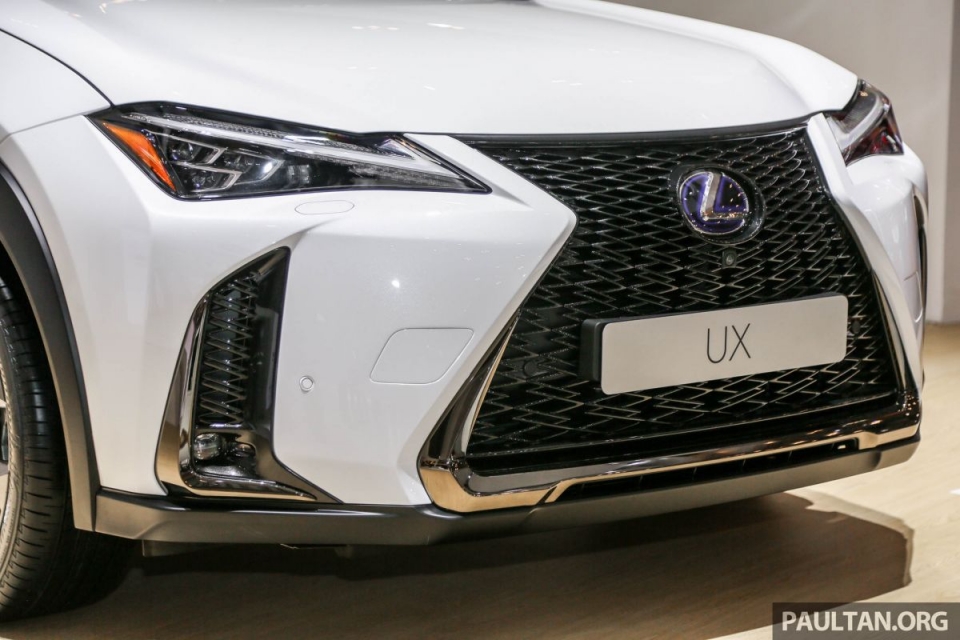 lexus ux chiec suv moi ra mat thi truong chau a