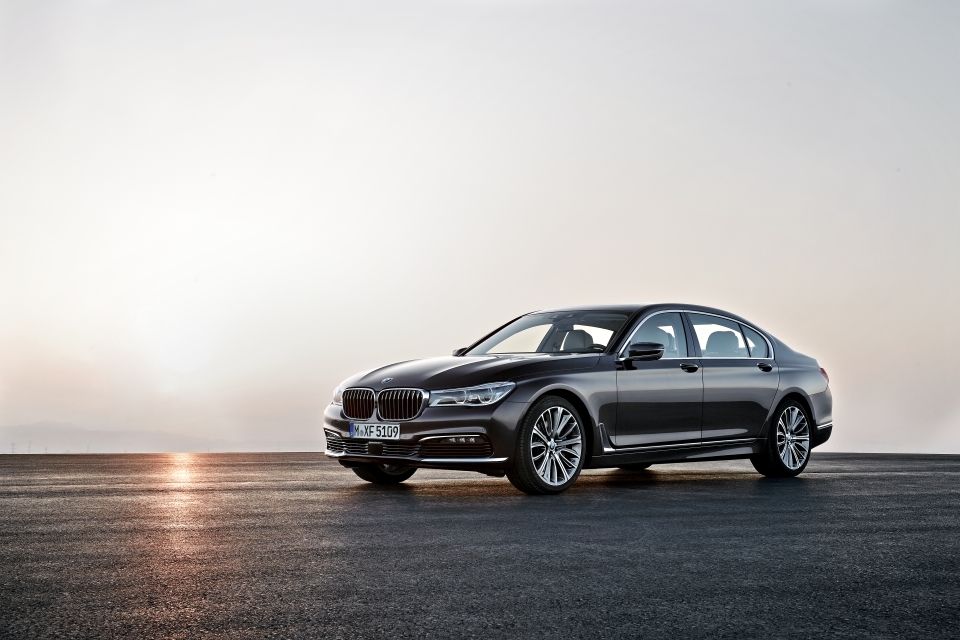 Hàng loạt mẫu xe mới của BMW đã cập cảng Việt Nam lo xe nhap khau dau tien cua bmw thaco cap cang viet nam