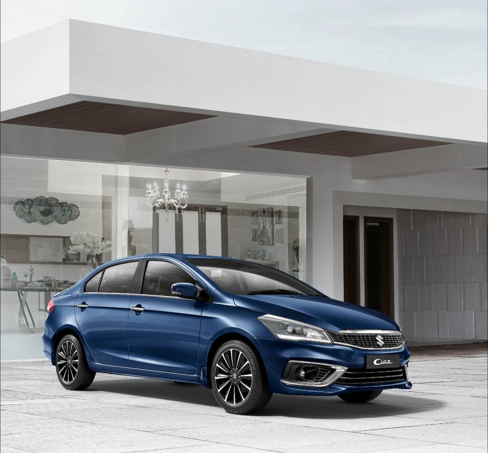 suzuki ciaz moi ra mat tai an do gia chi tu 270 trieu dong