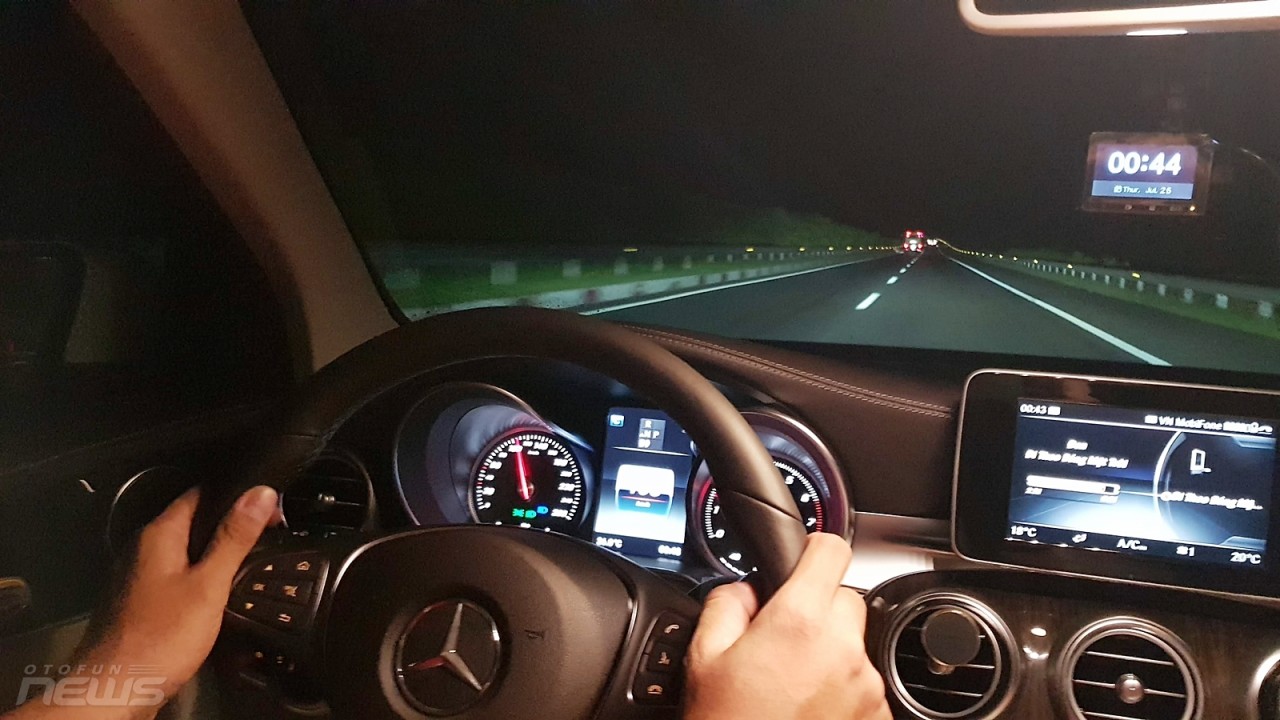 Chu du phú yên cùng mercedes-benz glc 200 cam lai mercedes benz glc200 den vung dat phu troi yen