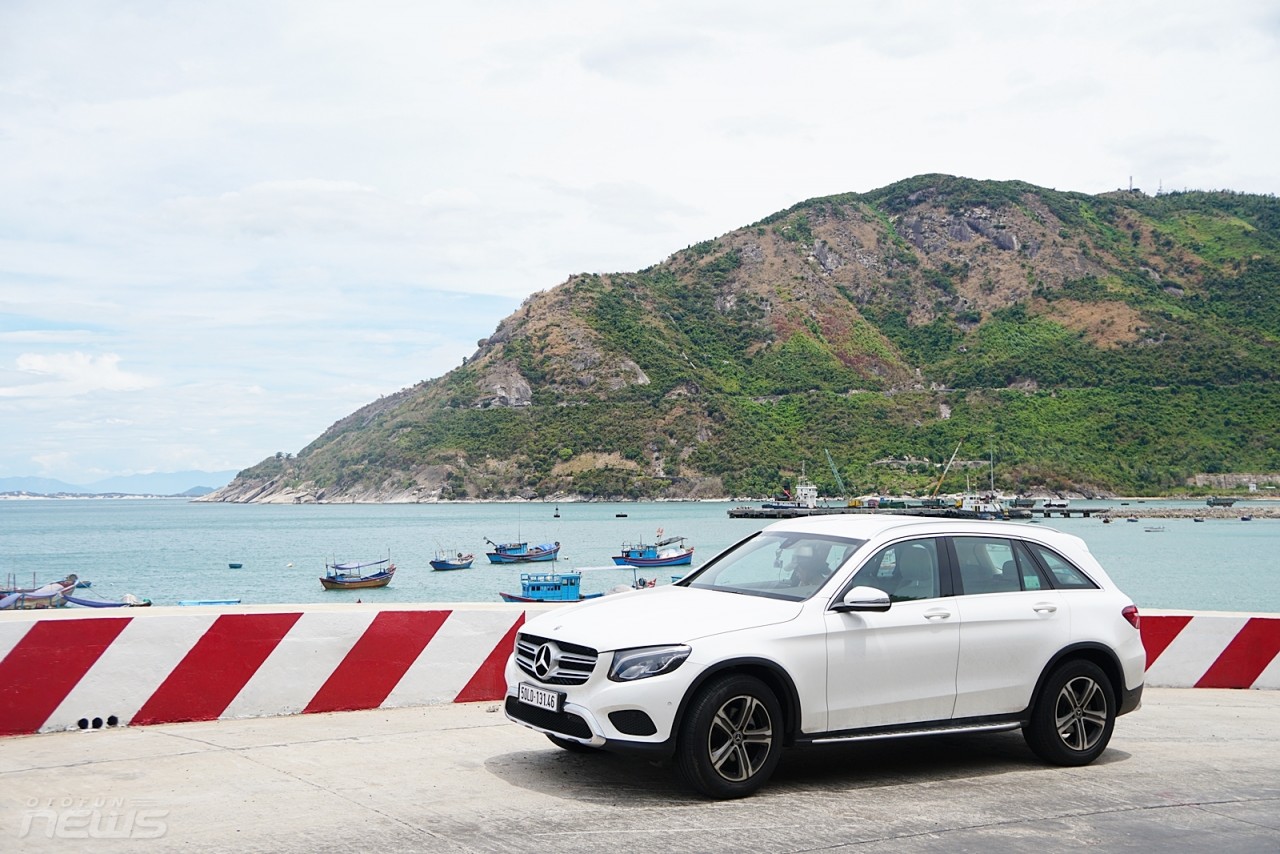 Chu du phú yên cùng mercedes-benz glc 200 cam lai mercedes benz glc200 den vung dat phu troi yen