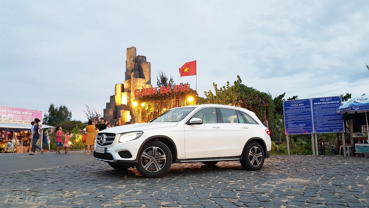 cam lai mercedes benz glc200 den vung dat phu troi yen