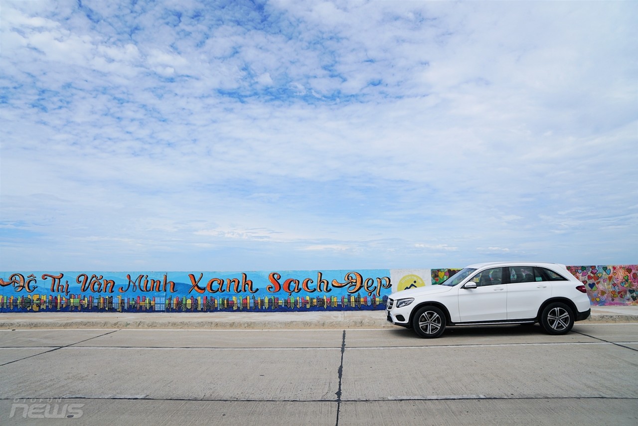 cam lai mercedes benz glc200 den vung dat phu troi yen