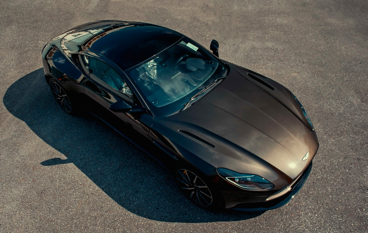 ngam sieu xe aston martin db11 v8 mau doc vua ve viet nam