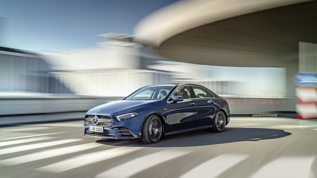 mercedes amg a35 2020 co gia tu 67200 usd