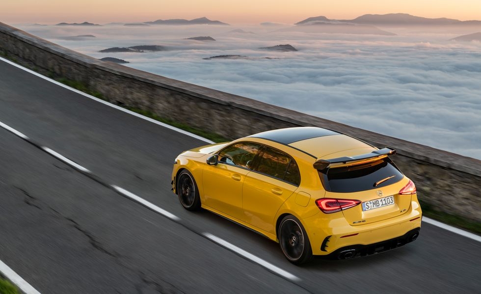mercedes amg a35 2020 co gia tu 67200 usd