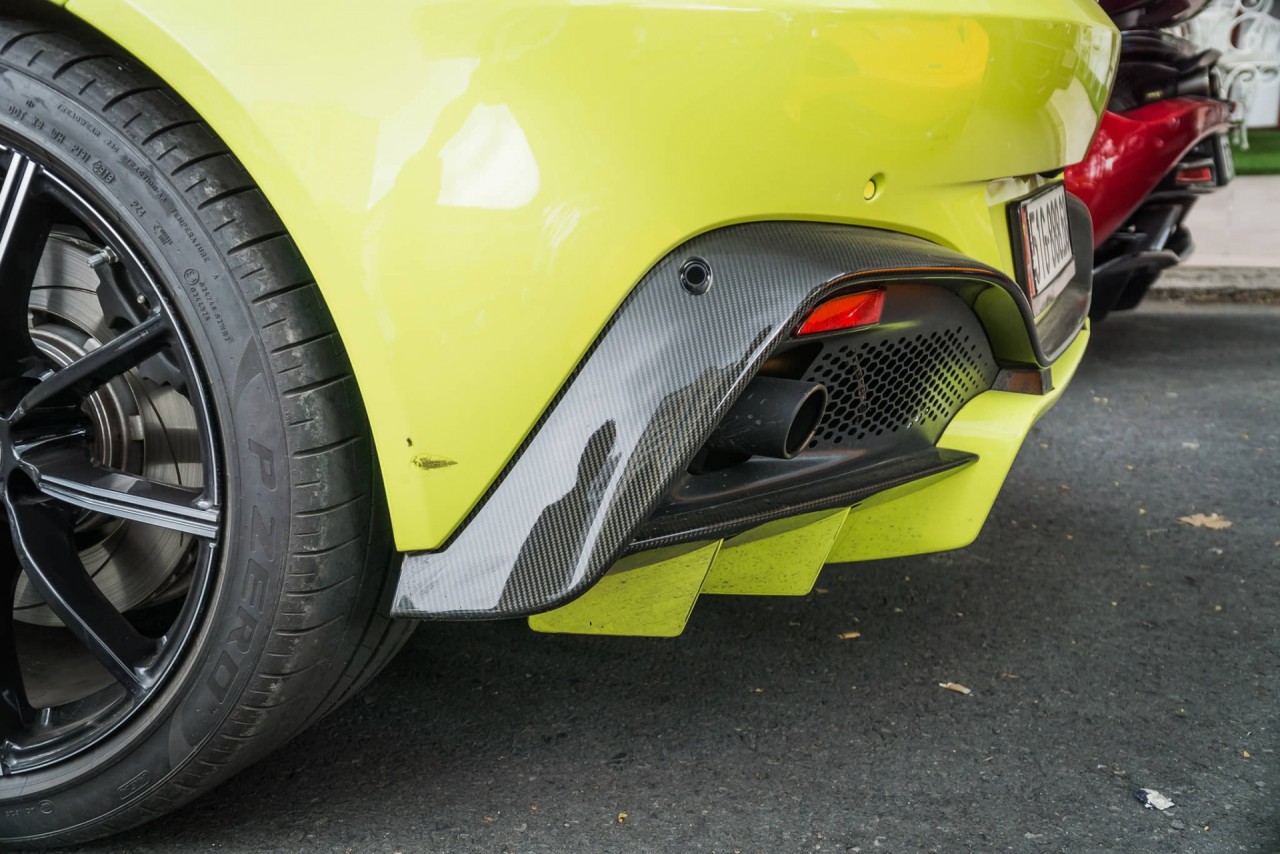 Sướng mắt với Aston Martin Vantage thế hệ mới xuất hiện trên phố suong mat voi aston martin vantage the he moi xuat hien tren pho