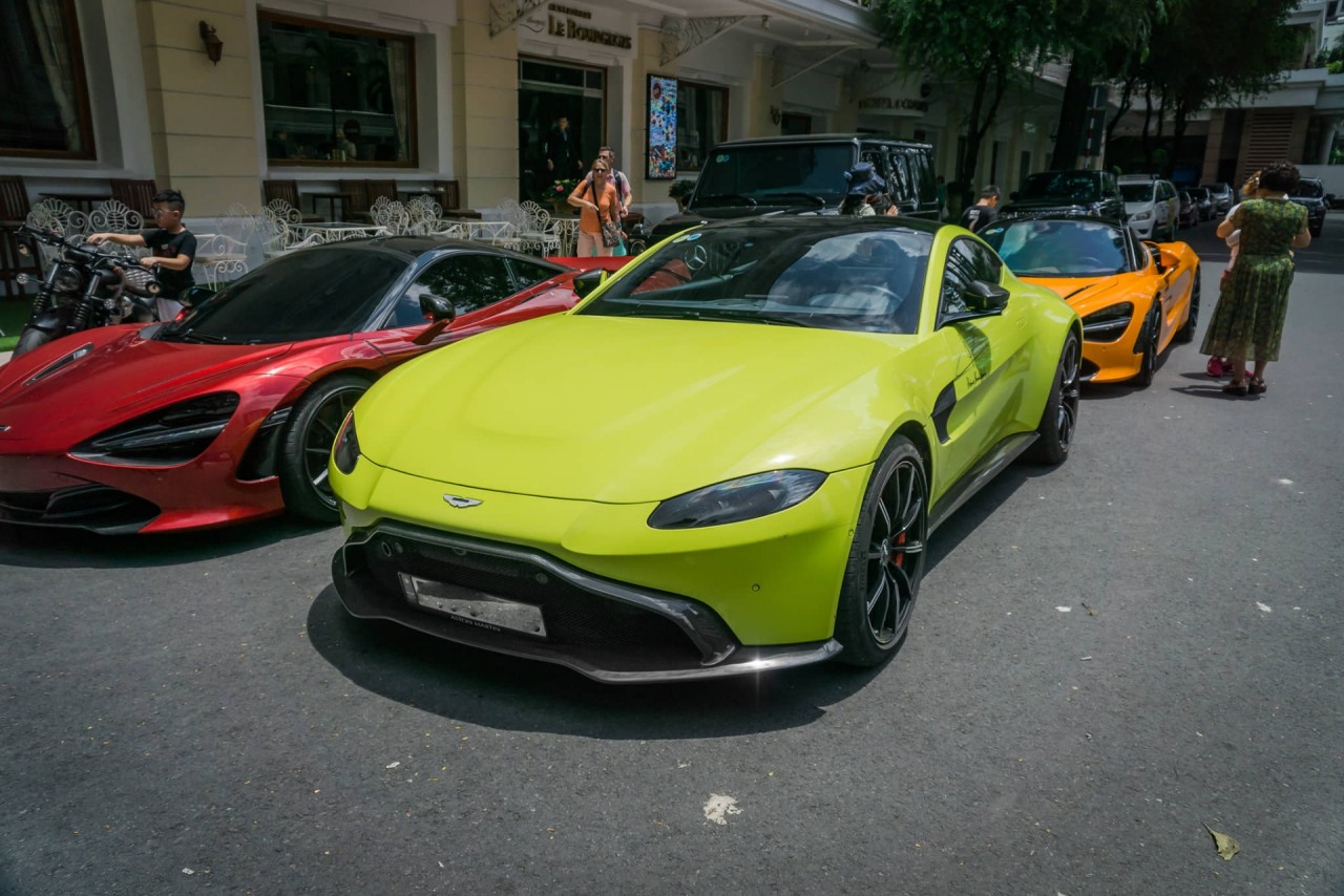 Sướng mắt với Aston Martin Vantage thế hệ mới xuất hiện trên phố suong mat voi aston martin vantage the he moi xuat hien tren pho