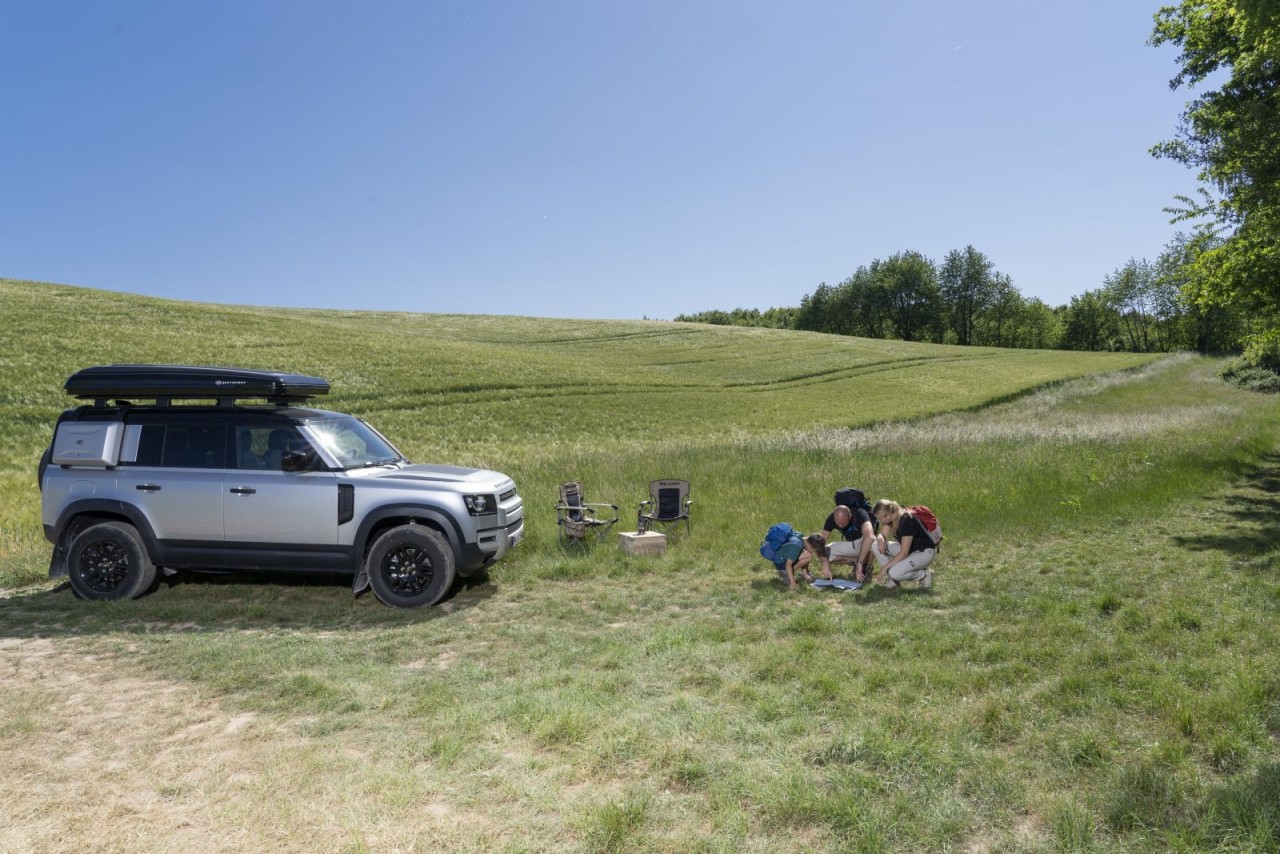 Land Rover Defender mới sắp xuất hiện tại Châu Á land rover defender moi sap xuat hien tai chau a