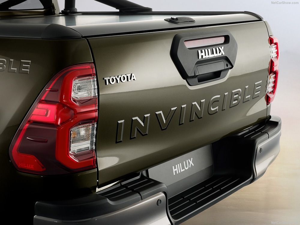 Đánh giá chi tiết Toyota Hilux 2021 sắp về Việt Nam danh gia chi tiet toyota hilux 2021 sap ve viet nam