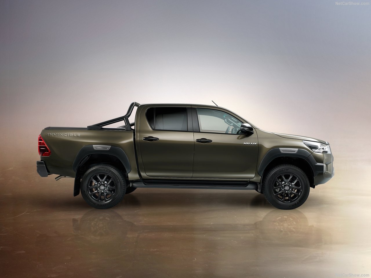 Đánh giá chi tiết Toyota Hilux 2021 sắp về Việt Nam danh gia chi tiet toyota hilux 2021 sap ve viet nam