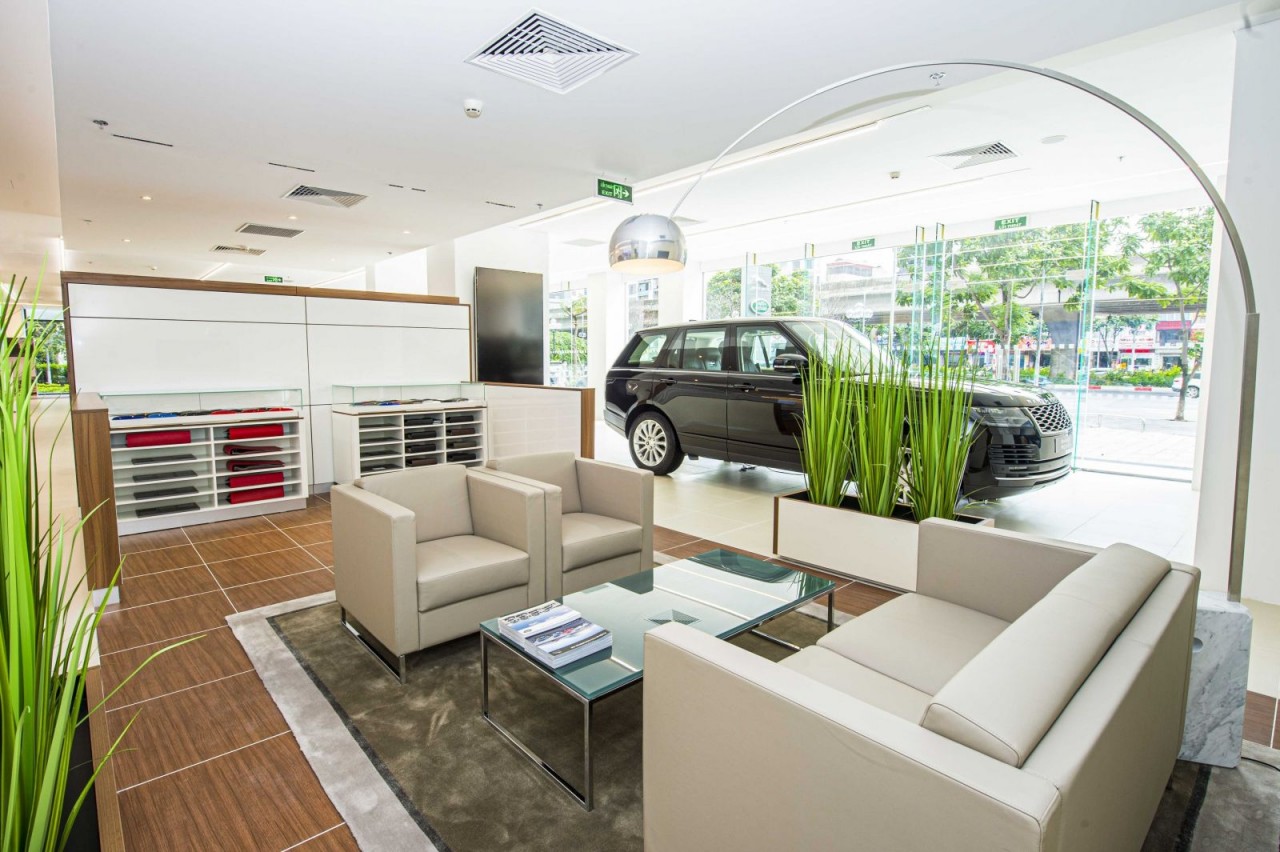 Showroom mới của Jaguar Land Rover tại Hà Nội đi vào hoạt động showroom moi cua jaguar land rover tai ha noi di vao hoat dong