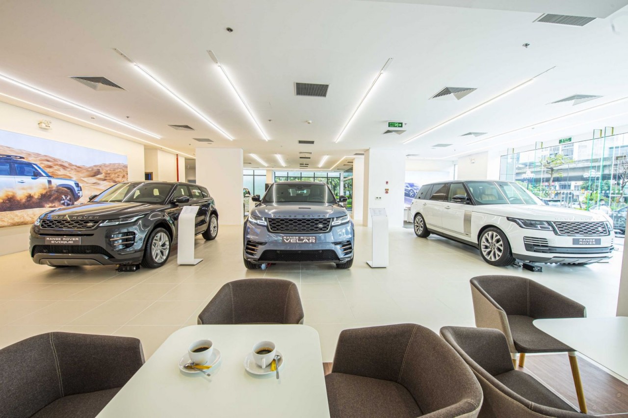 Showroom mới của Jaguar Land Rover tại Hà Nội đi vào hoạt động showroom moi cua jaguar land rover tai ha noi di vao hoat dong