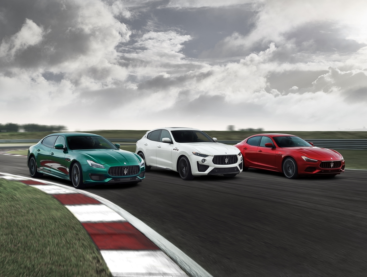 maserati gioi thieu 3 mau xe hieu nang cao trofeo