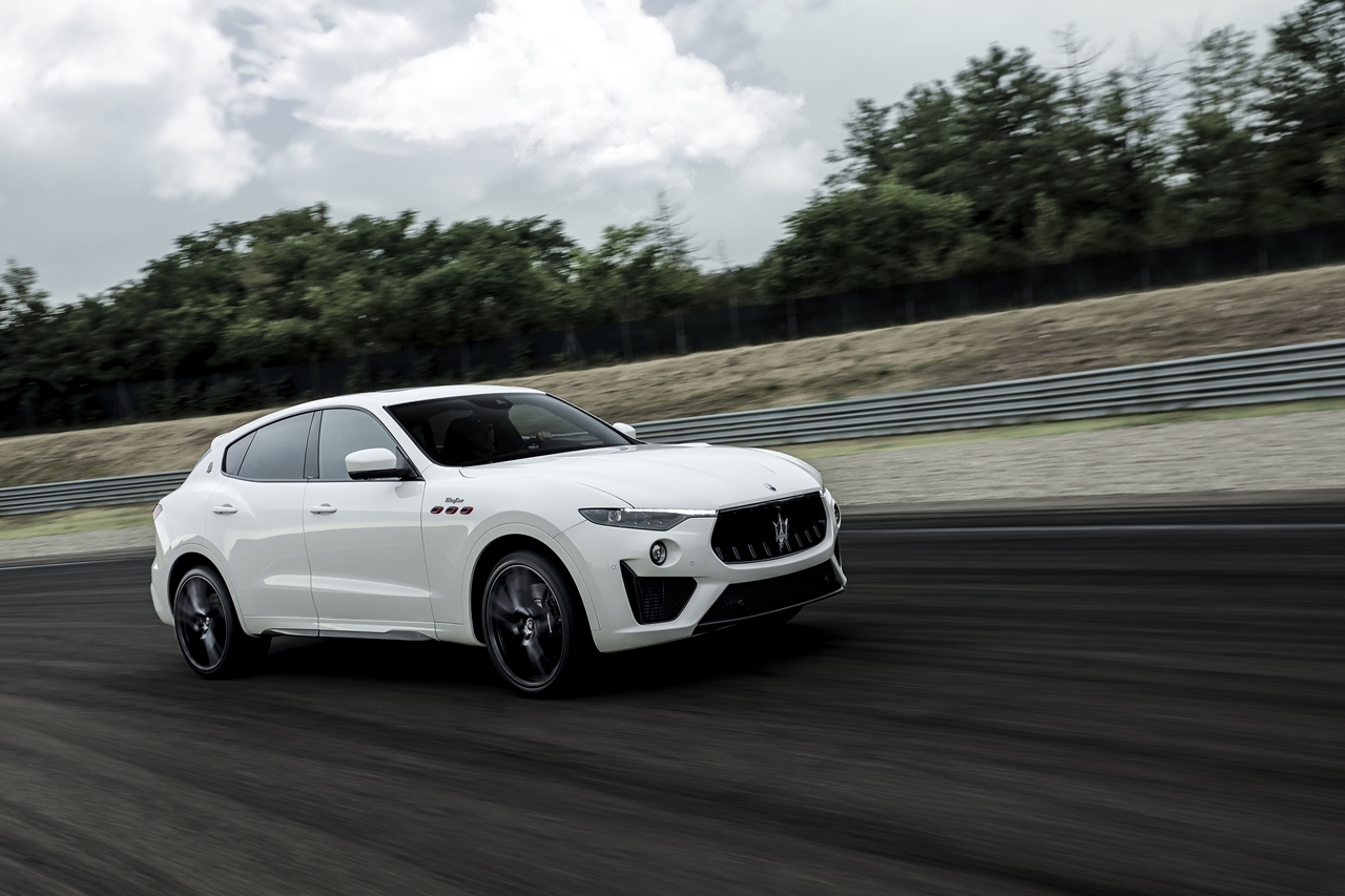 maserati gioi thieu 3 mau xe hieu nang cao trofeo