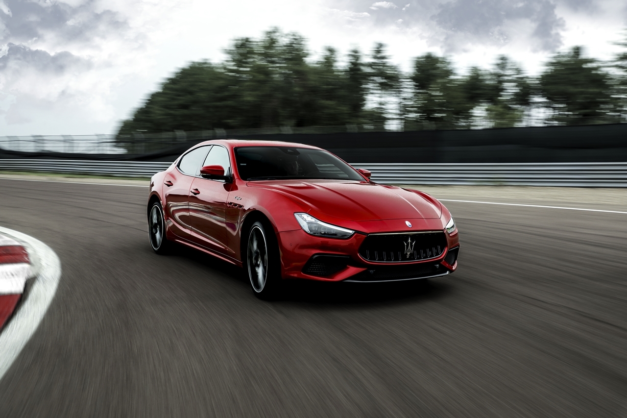 maserati gioi thieu 3 mau xe hieu nang cao trofeo