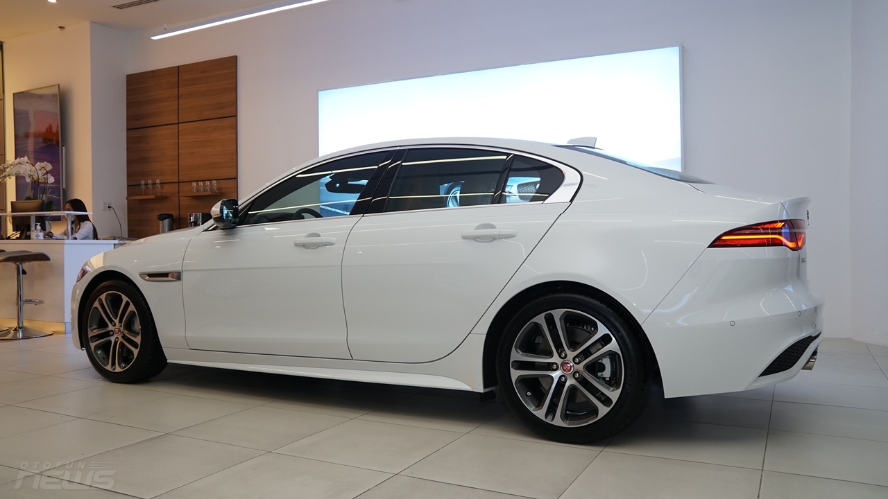 Đánh giá nhanh Jaguar XE 2020 vừa được bán ở Việt Nam với giá 2,6 tỷ đồng danh gia nhanh jaguar xe 2020 vua duoc ban o viet nam voi gia 26 ty dong
