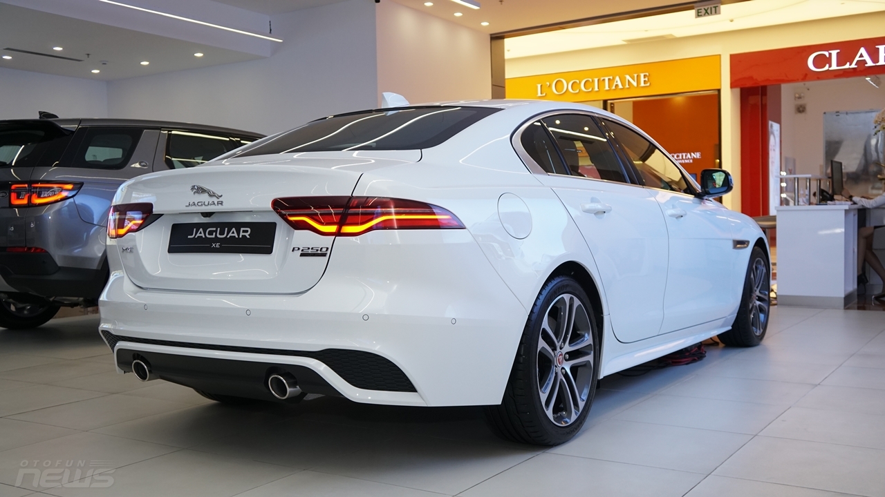 Đánh giá nhanh Jaguar XE 2020 vừa được bán ở Việt Nam với giá 2,6 tỷ đồng danh gia nhanh jaguar xe 2020 vua duoc ban o viet nam voi gia 26 ty dong