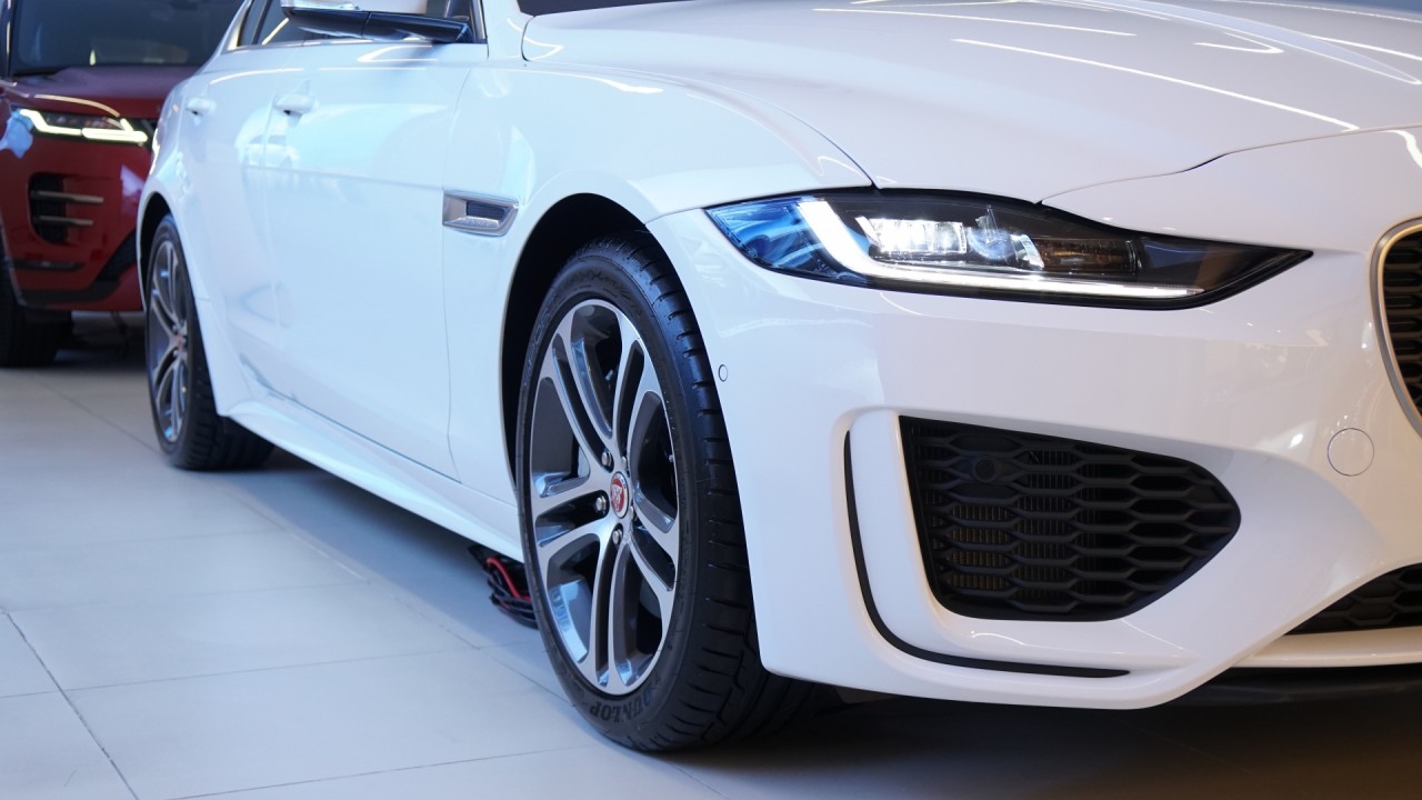 Đánh giá nhanh Jaguar XE 2020 vừa được bán ở Việt Nam với giá 2,6 tỷ đồng danh gia nhanh jaguar xe 2020 vua duoc ban o viet nam voi gia 26 ty dong