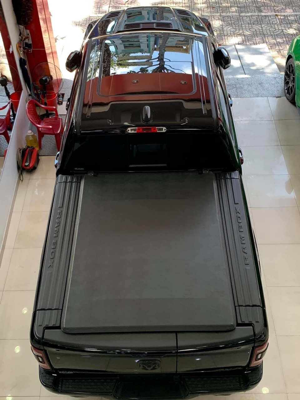 Bán tải cỡ lớn Ram 1500 Limited 2021 đầu tiên tại Việt Nam