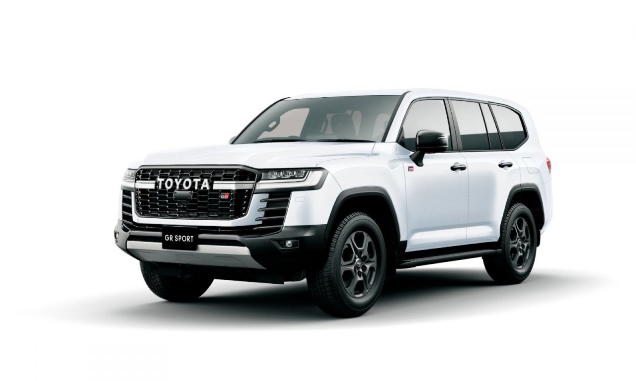 Cận cảnh Toyota Land Cruiser GR Sport vừa được ra mắt