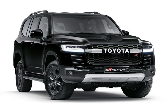 Cận cảnh Toyota Land Cruiser GR Sport vừa được ra mắt