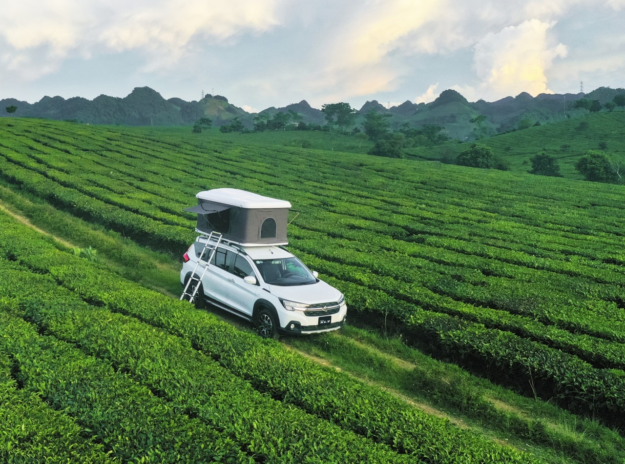 Suzuki XL7 có sẵn thanh giá nóc tiện lợi, đặc biệt thích hợp cho những gia đình ưa thích dịch chuyển, du lịch Suzuki XL7 có sẵn thanh giá nóc tiện lợi, đặc biệt thích hợp cho những gia đình ưa thích dịch chuyển, du lịch