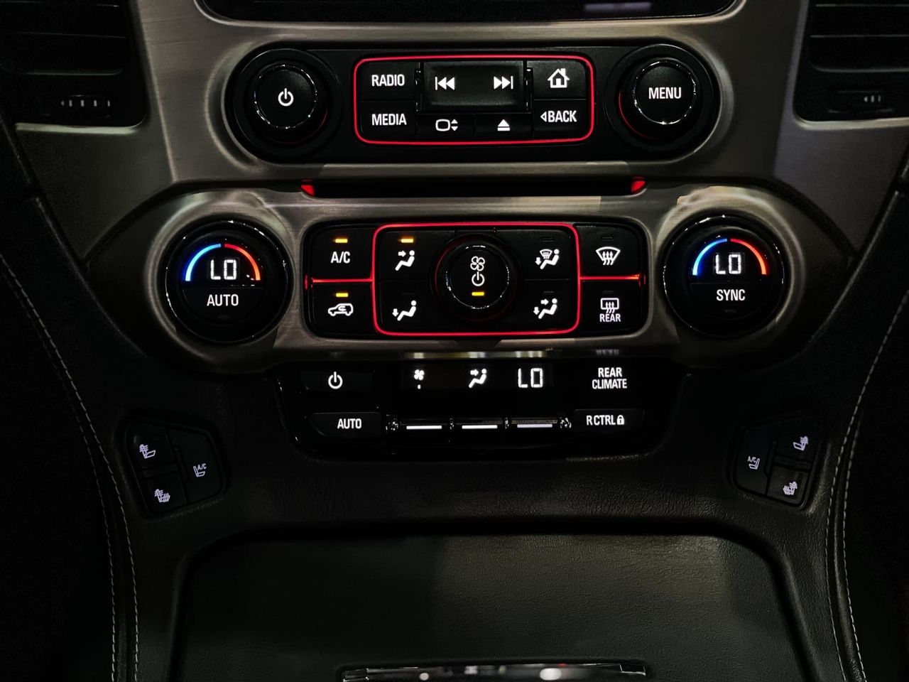 'Khủng Long' GMC Yunkon Denali XL 2015 lên sàn xe cũ với giá chỉ 3,6 tỷ đồng