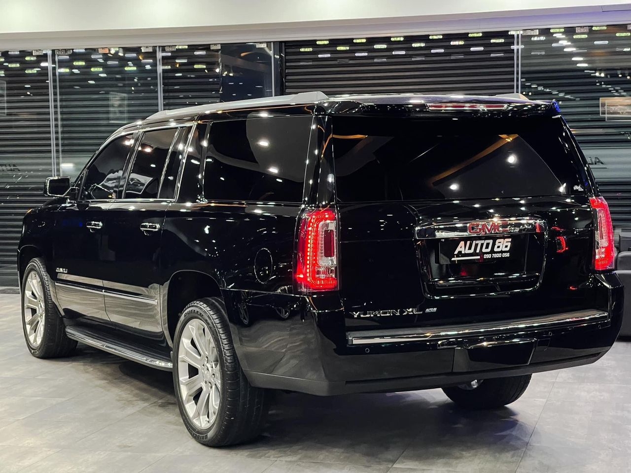 'Khủng Long' GMC Yunkon Denali XL 2015 lên sàn xe cũ với giá chỉ 3,6 tỷ đồng