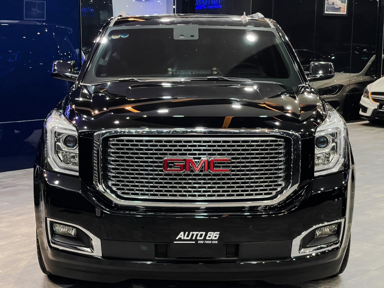 'Khủng Long' GMC Yunkon Denali XL 2015 lên sàn xe cũ với giá chỉ 3,6 tỷ đồng